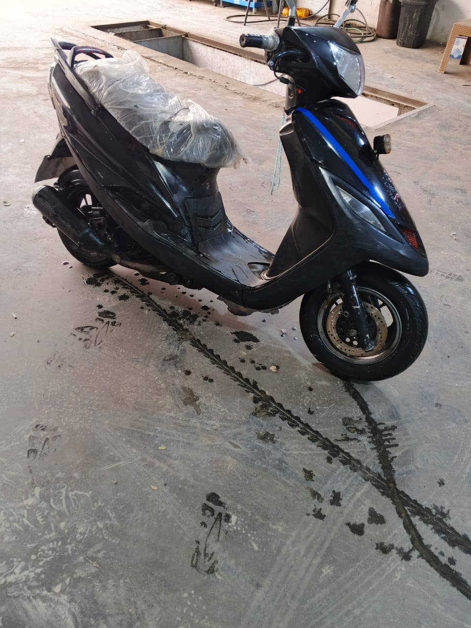 السلام عليكم دراجه ماكس ثعلب نضيفه كلشي شغال بيها نكره سلف ب 250 ألف وبيها مجال قليل ***********
