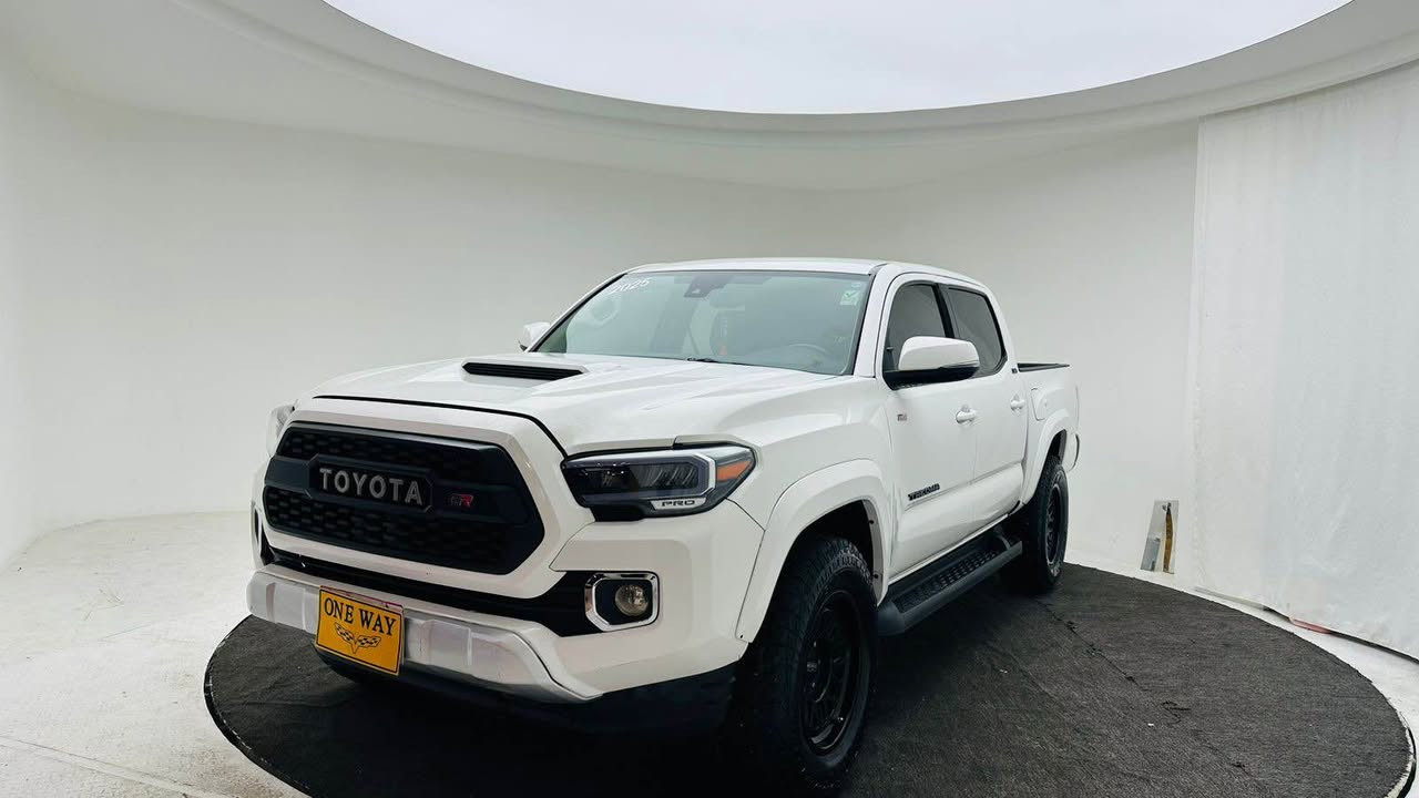 ئتۆیۆتا تاکۆما 2022 4x4 v6 TRD)
ڕۆشتەوەmil ‎67 ده بڵ ئەکسل  فول مواسە فات 
ڕەقەم سلێمانی هەزەو بەڕاد ڕەقەم هەمووی تازه هە
  
بیلاد جام ڕەشە
   گێڕو مەکينە و ئەسکل بە شەرت 
زۆر پاکە سە يارەکە نمونە يە لە جوانی  
4 پارچە بۆياخە
 پێشی جوانە
رەقەم شانسی 3TMCZ5ANINM470522
سعر : لە کۆمێنت داوای بکە ڕاستەوخۆ بۆت دێت 🤖 

ژمارەی خاوەنەکەی 
***********
ناونیشان چەمچەماڵ
سعر 225$ شمشمل, السليمانية
