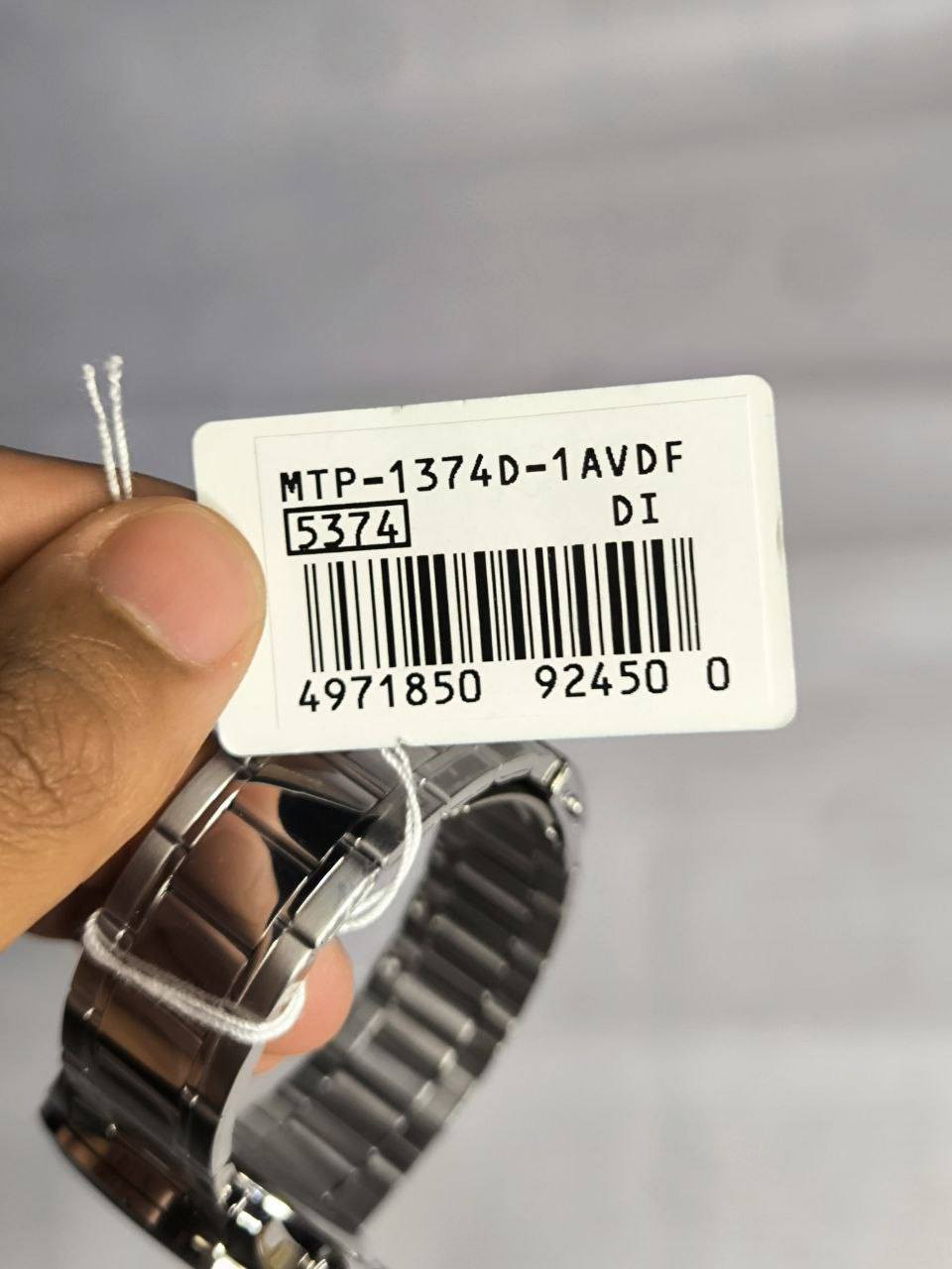 كاسيو Casio اصلي وكالة

تحفة فنية
مكينة كوارتز ياباني (جميع السناتر شغاله)
ميناء اسود مميزة
سنتر عداد اسبوعي + سنتر تاريخ شهري + ساعات
زجاج سافاير ضد الخدش 
 مقاومة ماء حتى 5 بار 
القطعة مختمة بالكامل
🔴ضمان سنتين وكالة

⚠️ملاحظة متوفر قطعة واحدة فقط 

السعر :- 135 الف ع اول تم 
السعر غير قابل للتفاوض 
للحجز والاستفسار يرجى مراسلة الصفحه


**إذا كنت صاحب هذا الإعلان وتريد حذفه لأي سبب، رجاءا أرسل رسالة إلى الدعم الفني**