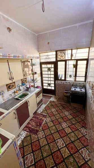 السلام عليكم
بيت للبيع   
سند ٢٥  يتكون من غرفه عدد 1)وصحيات عدد 2ستقبال كبير صاله متوسطه ومطبخ متوسط  حوش يتسع حجم تكتك او ستوته  سطح شتايكر ستاره عاليه  البيت كله مسرمك الواجهيه فقط شويه عوزه ترتيب كرهبيات فول اناره وغير ذالك 3خطوط وطني مولد ذهبي ء+ماء ماينكطع شلع ومجاري 
100متر 
الفرع مالته 7امتار 
 الفرعي الرئيسي 8متر 
يبعد عن الشارع 100متر 
بناء حديث ب2020 
 العنوان كربلاء سيد سماعيل
 خلف فرن صمون سيد الشهداء 
السعر73وبي مجال
بيع مستعجل 

❌مباشر مع صاحب البيت رقم تلفون وتساب❌        

                      ***********
