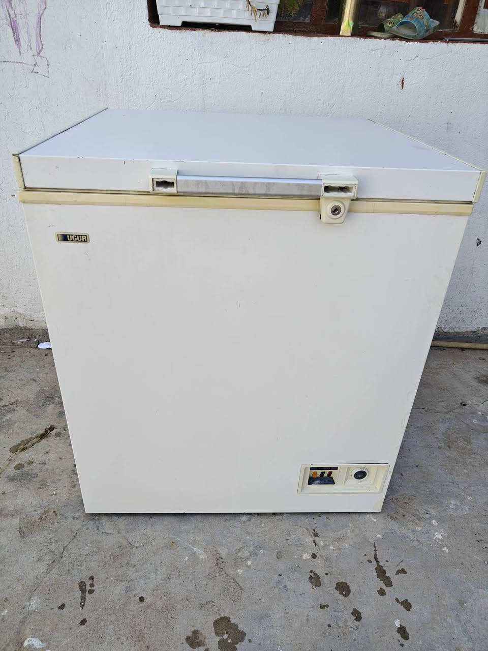 مجمده للبيع العرض 72 ماطور وغاز شركه نضيفه داخل وخارج الاستفسار *********** بي واتساب
