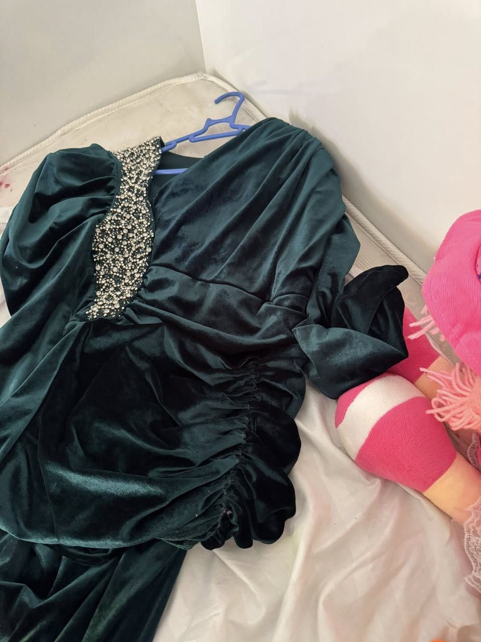 السلام عليكم
للبيع آخر وحده جديده والباقي مره وحده ملبوسه


**إذا كنت صاحب هذا الإعلان وتريد حذفه لأي سبب، رجاءا أرسل رسالة إلى الدعم الفني**