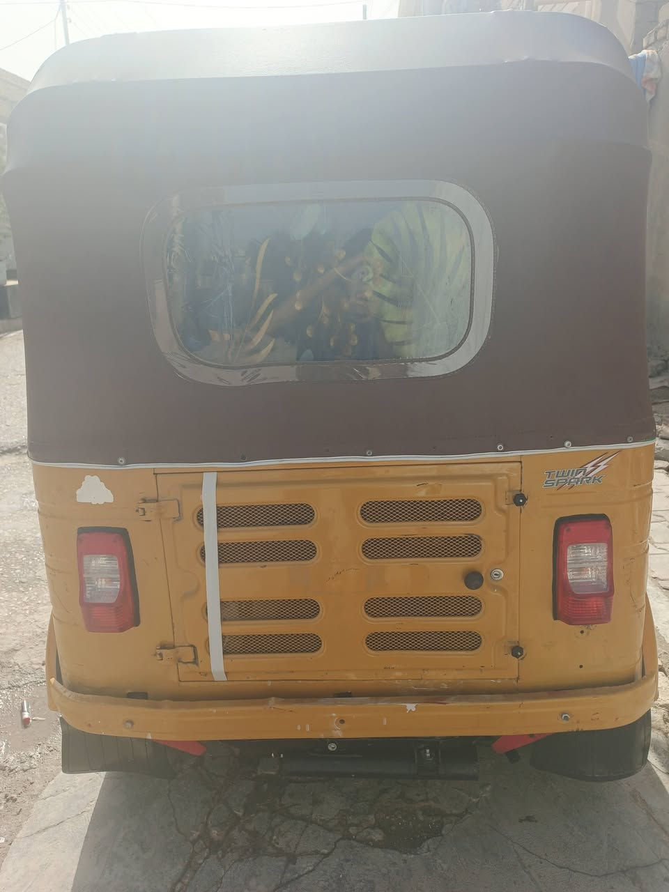 السلام عليكم  موديل19شهر12محسوبه ع20سنويه تكتك نضيفه ربع ماذب عليه محرك لا تنقيص لا تبخير نضيفه معنه كلمه بيه معجون بلغود فقط مال واحد يعيش بيه كبل الشارع سعر5600وبيها مجال حك جيه رقم ***********
