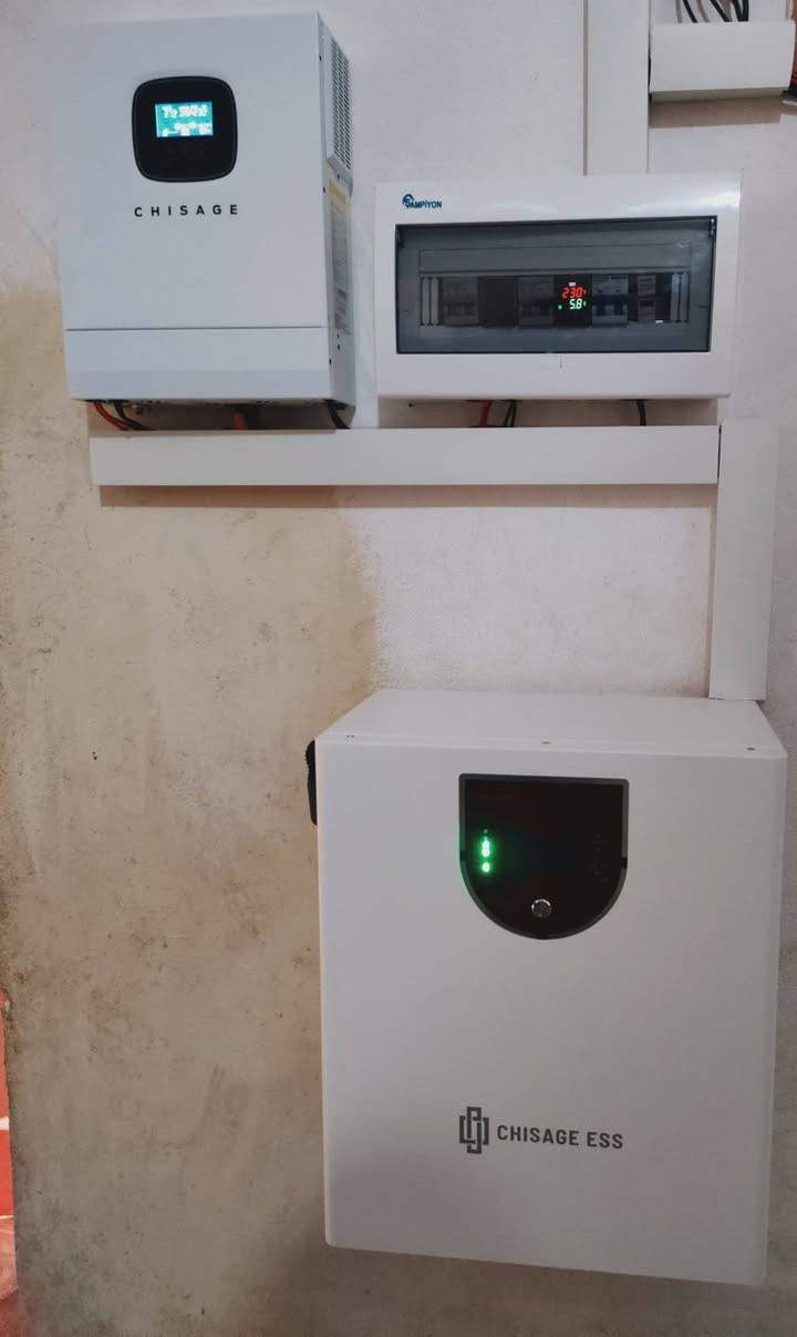 📍بعقوبة_الامام المحسن
تم تنصيب طاقة شمسية (شركة شيساج)
بقدرة 10امبير نهاري☀️ 8امبير ليلي🌖

تتكون المنظومة من انفيرتر بقدرة5 kw✅
وبطارية بقدرة 3.5 kw✅+بورد سيطرة متكامل✅
مع هيكل حديد مغلون لالواح شركة جينكو عدد 5✅

ضمان البطارية 5سنوات حقيقية✅✅
ضمان الانفيرتر 2سنوات حقيقية ✅✅

للتواصل :
*********** المهندس صالح الحربي
*********** محمد صالح الحربي
