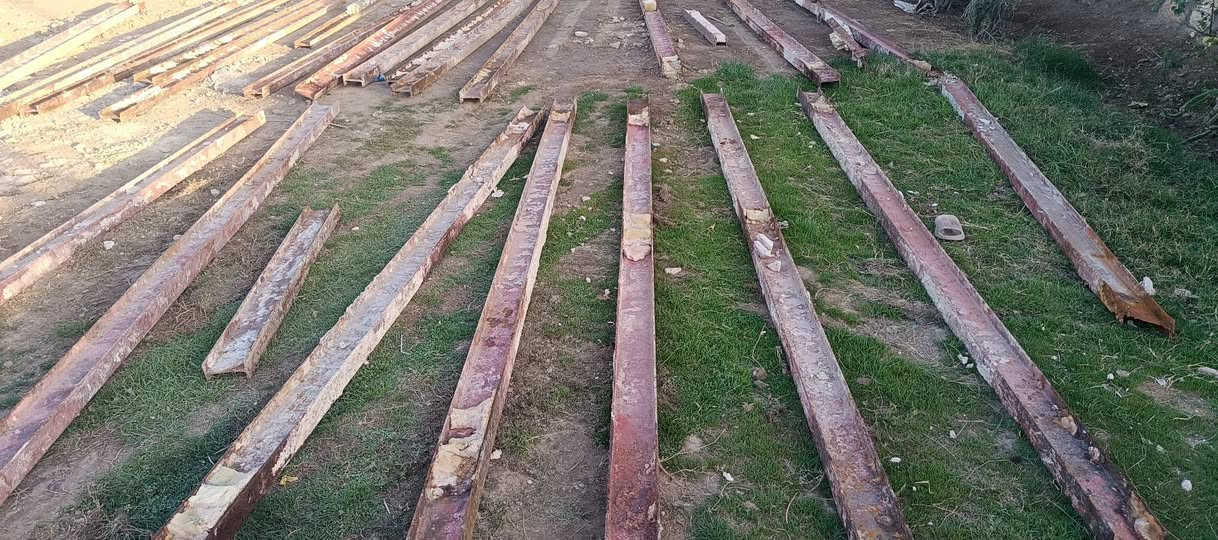 السلام عليكم شيلمان مستعمل للبيع ثقيل وخفيف الطول4 امتار عدد 24/ المكان بابل قرب سريع الدولي للستفسار»***********»« ***********
