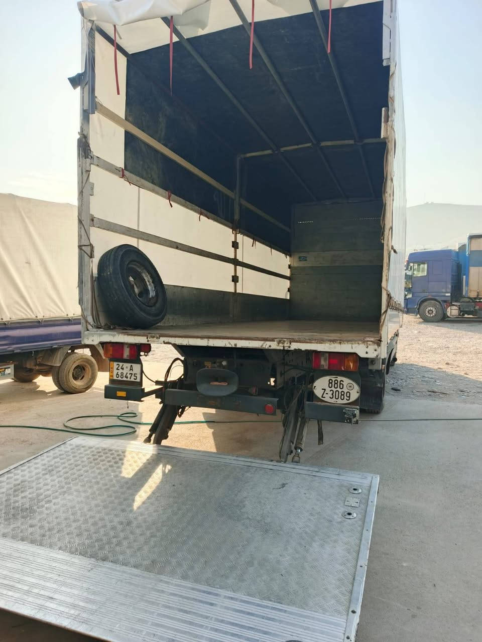 اتيكو ٢٠٠٦ 
٤ سلندر ٦ برغي طول ٧ وربع ارتفاع ٢٦٥ 
مكفوله كفاله عامه من الصبغ او الضريه 
تخم تاير جديد السياره جاهزه للشغل


**إذا كنت صاحب هذا الإعلان وتريد حذفه لأي سبب، رجاءا أرسل رسالة إلى الدعم الفني**