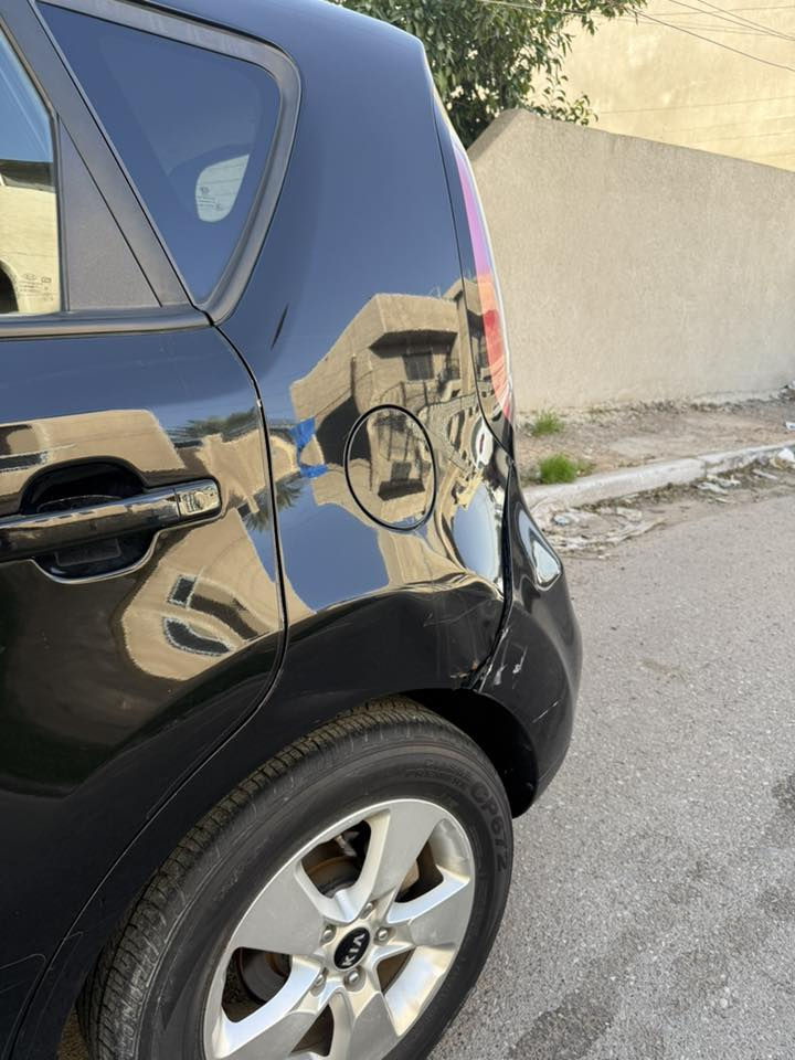 كيا صول 2017
وارد امريكي
حادثها باب سايق امامي ومبدل وشوية دكة جاكوج وطخات جاملغ
ايرباك ستيرن سليم
ايرباك تكمه جهة سايق فقط ومصلح
 مواصفاتها معروفة
مفتاح مو بصمة
فول تحكمات بالستيرن والمري الجانبية
محرك 2000 دوش
تبريد تدفئة كامل شغال
كهربائيات مكفول
مكينة مكفول
رقم انكليزي
السيارة نظيفة لا عطل لا شي استعمال بنية ماشية 25 ميل بس يعني ٤٠ كيلو 
تحويل مباشر بغداد السياره جاهزة مابيها اي نقص هزة ورقم كله جديد سنوية صالحة ل2029
السعر 115 للبيع فقط بدون مراوس رجاءاً رجاءاً

***********
