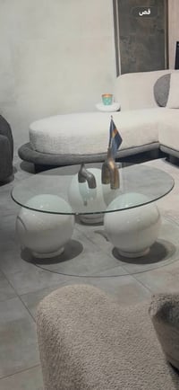 طاولة دائرية • ما مستخدمة • بلايلون