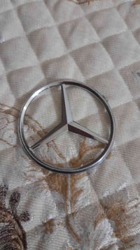 اريد ابيع هاي العلامة  حديد مال مرسيدس  السعر 10  الشراي الرقم. 077031...