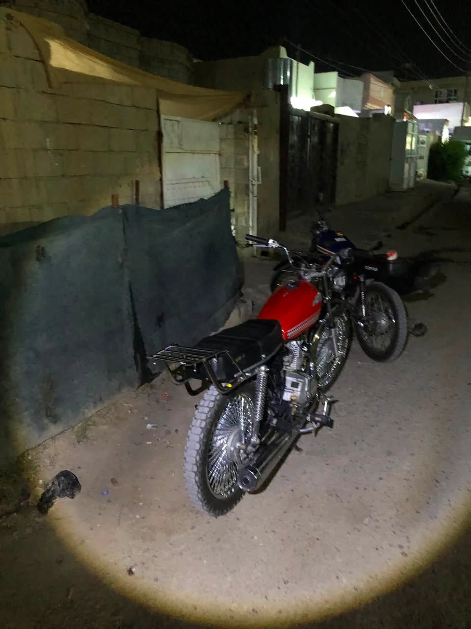 های دراجە للبیع نامە برو٢٠٢١ دراجە مفتوحە بس ای عیب مابیهە دراجە مکفولە دراجە مال شغل سعرە٢٥٠و مجال مکانی کرکوک خارج کرکوک لا یراسلنی


**إذا كنت صاحب هذا الإعلان وتريد حذفه لأي سبب، رجاءا أرسل رسالة إلى الدعم الفني**