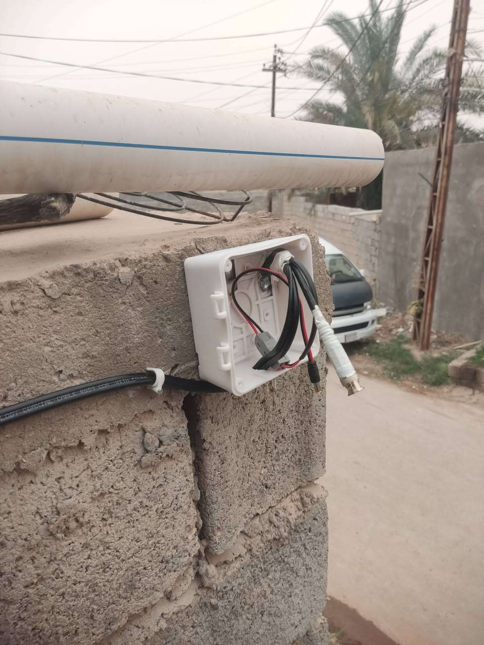اشتري الاصلي وريح بالك
😏 منظومة بأعلى المواصفات🤓 منظومة الاصدار الجديد
 4 كاميرات فول كلر تصوير ليلي نهاري ملون حتى بدون اناره وصوت وصورة مع يو بي اس مع ديفيار وهارد 500 كيكا وروله  كيبل وبوكسات وفيش وكافة ملحقاتها وضمان سنه حقيقي

مواصفات المنظومة:-

⭕️ 4 كاميرات دهوا دقة 2 ميكا الاصدار الجديد اربع فلاشات 
       وزاوية واسعة لتغطية اكبر مساحة تصوير ليلي نهاري ملون 
       حتى بدون اناره وصوت وصورة بدقة عالية .

⭕️ ديفيار دهوا 4 جنل يشغل جميع انواع الكاميرات ويدعم 
       اللغة العربيةويمكن ربطه على الموبايل ببرنامج خاص.

⭕️ كيبل رولة 100م مسلح ونحاس دبل تغليف 

⭕️فيش كامله PNC 8. فيش POWER 8

⭕️ هارد 500 كيكا اصلي يسجل 21 يوم

⭕️بوكسات كاميرات عدد 4 لحماية الفيش من العبث والرطوبة

⭕️ يو بي اس ليثيوم اصلي يعتبر جهاز حماية ومنظم فولتية وتلغي كافة المحولات وتشغل مباشر علية المنظومة مع الانترنت 

⭕️ راك حديد لحفظ الديفيار واليو بي اس 

⭕️ هديه ماوس واير ليس 

⭕️ كيبل HD 4k .

⭕️ضمان بالكاميرات والديفيار سنه كامله.
ديالى ـ ناحيه جديدة الشط 
👍لمزيد من المعلومات 👇مراسلتنا على الخاص او***********واتساب 
م. علي

