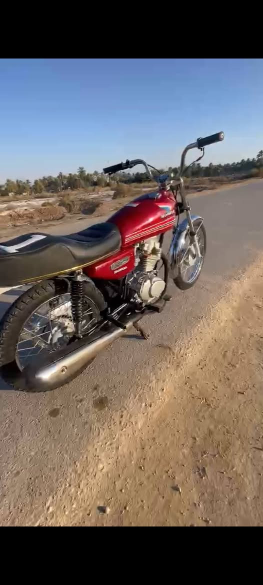 للبيع دراجه كلك تعمير 25 حته شاصي دراجه ما مفتوحه مكان رميثه سعر خاص ***********
