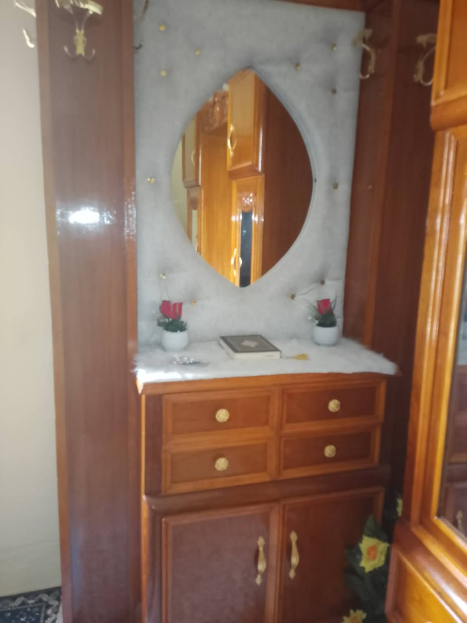 السلام عليكم غرفه صاج تزكام عراقي تفصال ونظيفه واستخدام قليل الكنتور والميز والجربايه تاج من فوك  ودوشمه جديده والسعر مليون وربع مكان بغداد التاجي ***********بي واتساب
