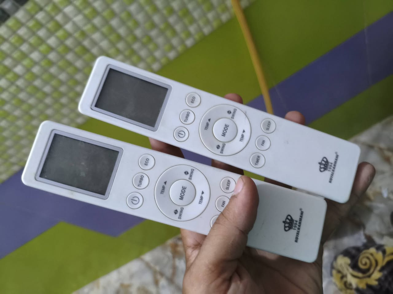 سبلت واحد طن للبيع
سبلت بحاله جيده 
سعر 250بي مجال 
***********
