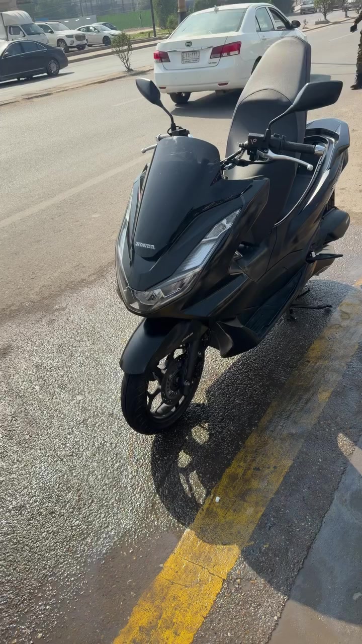 سلام عليكم
Pcx2024
لون اسود طافي
محرك 160cc
ياباني 100/100
فول مواصفات الدراجه 
مكان الدراجه بغداد 
كاظميه معارض جكوك 
السعر 24$
لتواصل ***********

