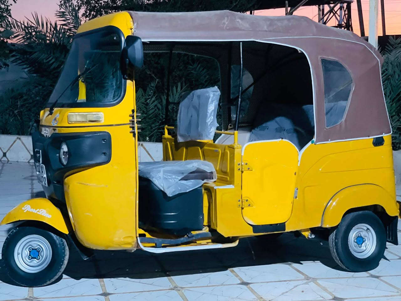 سلام عليكم تكتك البيع موديل 2021 شهر 4 مكينه مجفته تكتك جاهزه مال  جناي كشرتها مكفوله تكتك خير من يم الله سعر 6650 وبيها مجال الشراي تصل ***********
