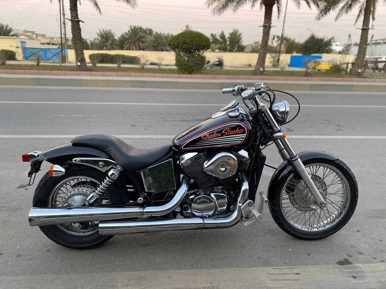 السلام عليكم
هوندا شادو سلشر 400cc 
كير مكينة كهربائيات كفالة 
الدراجة ربع نكرة باي وكت عليهة ادامة عامة 
بيهة تزويد بسيط مثل مموضح بلفيديو 
سعر الدراجة 13 ورقة 
مكان بغداد ***********
