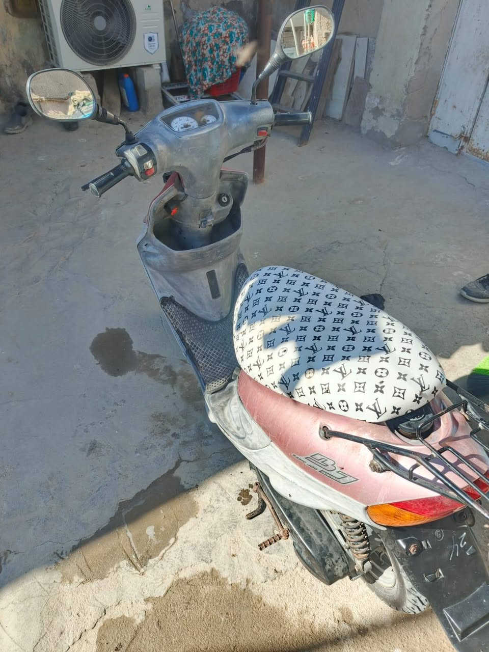 السلام عليكم بي جي للبيع دراجه كلش نضيفه مال جناي عوزه شخاطه لسلف السعر 450 وبيها مجال المكان ناصريه مركز ‏‪0772 532 0721‬‏ بي واتساب
