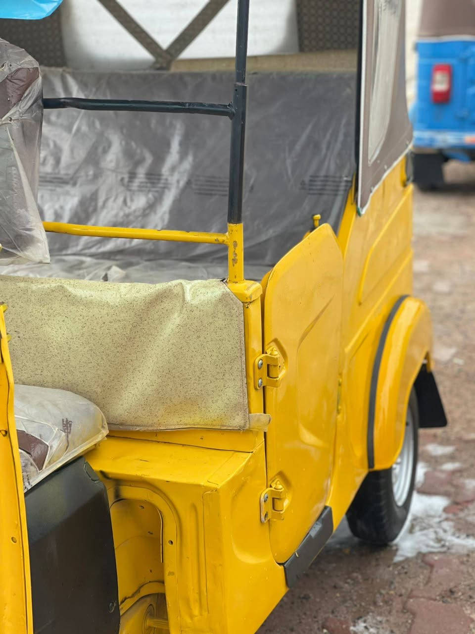 سلام عليكم شباب تكتك موديل  21 للبيع رقمه سنويه شهر رابع  مكفوله ضربه والمعجون  تكتك بيها تعمير صبغ تكتك كامله  تخم تأير جبلي  مدوشمه  و مفروشه  الشراي يتصل ‏‪***********‬‏
