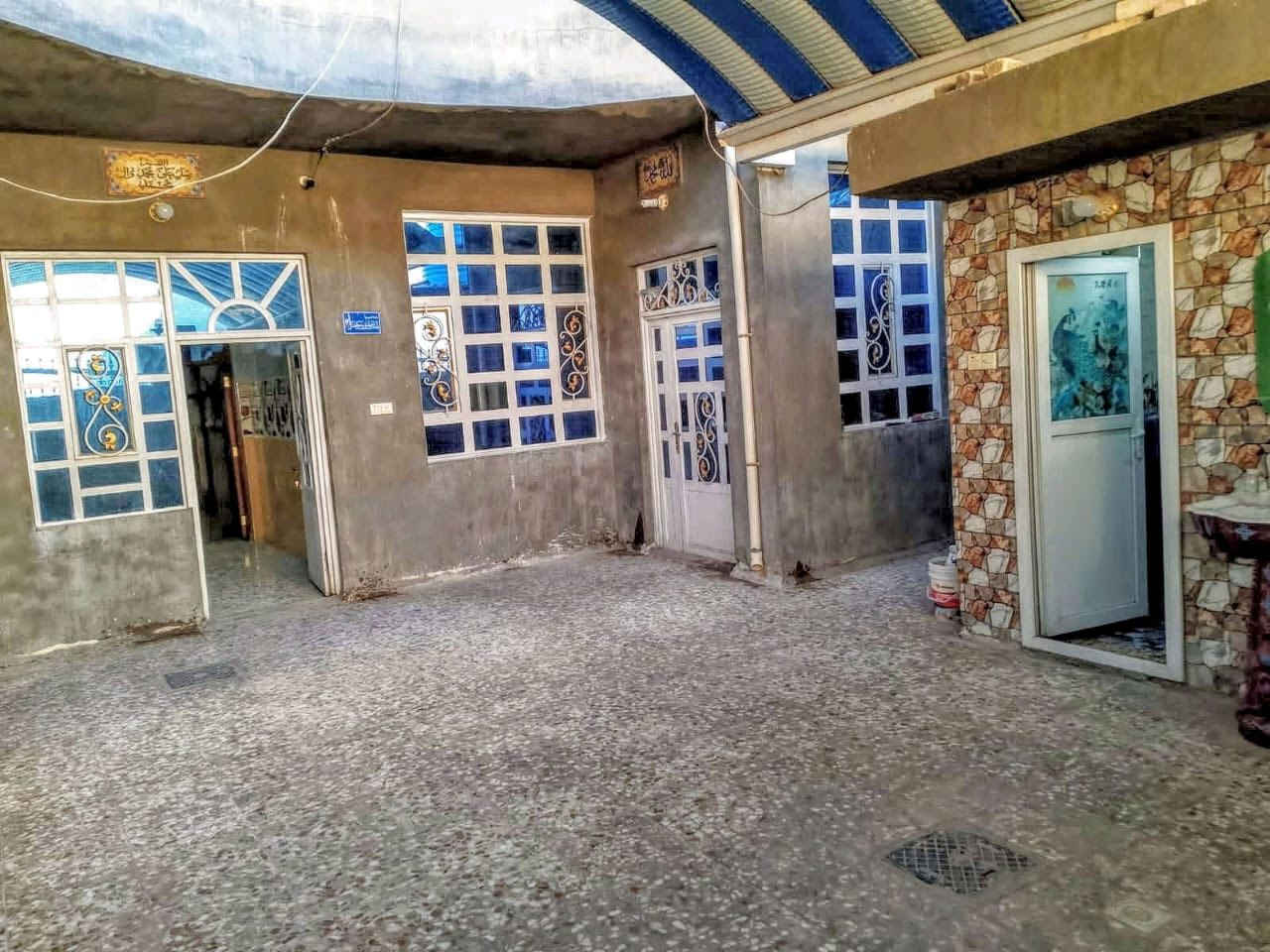 دار للبيع بمساحه 250متر .لمعرفة السعر علق بتم 
حي القدس خلف التجاري وشارع 12 متر البيت طابق واحد بناء سنة 22 
البيت غرفتين صاله مطبخ استقبال طارمة 
حمام داخلي وخارجي 
*********** مسلم الحجيمي 
*********** علاء الشريفي 
📍او زيارة مكتبنا مكتب ابو صلاح للعقار النجف حي الزهراء بداية شارع الكيات🚍
🏤المكتب الاول ساحة محمد دايخ 
🏤المكتب الثاني مقابيل القنصلية التركية
