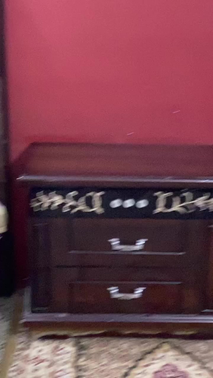 ٣٥٠ ألف سعرها ***********
