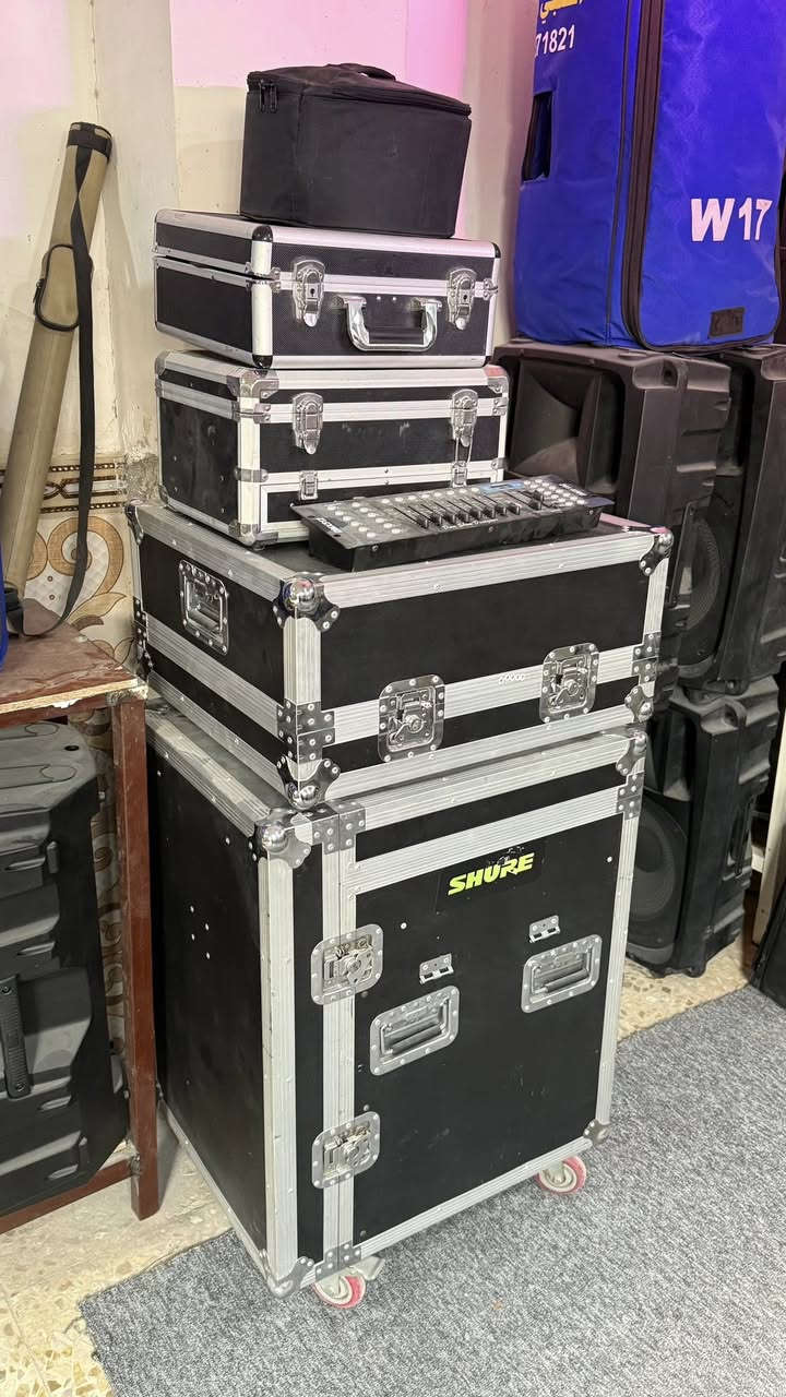 من رخصت الدمن
زوجين w17اصلي نضافه 95كلشي ما مصلح بيهن تجي تفصخ وتفحص وتاخذ مايك شور بيته ومايك شور واير لس وكايم سنهايزر واير لس مكاني نجف ***********ما متواجد مازنجر
