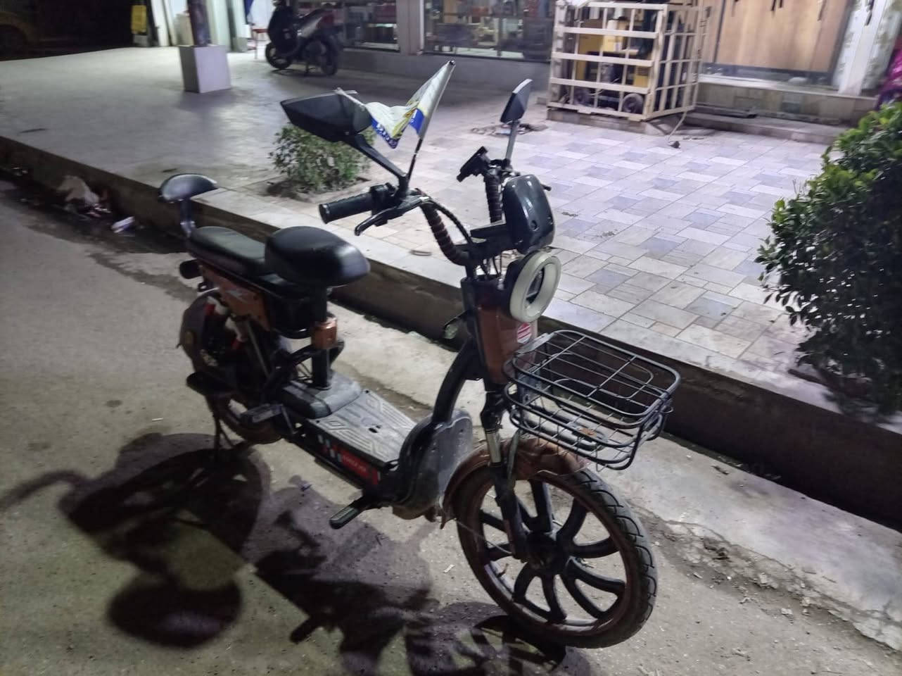 السلام عليكم دراجه شحن للبيع حجم 2020 بطاريات جديدا عقل جديد عنوان كركوك الاسرى ومفقودين رقم هاتف *********** واتساب موجود 
سعرها 270 وبيها مجال للطيبين
