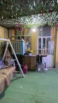 بيت في بغداد الحسينيه السكلات ال14 شارع النادي 100 متر طابق ونص للاستف...