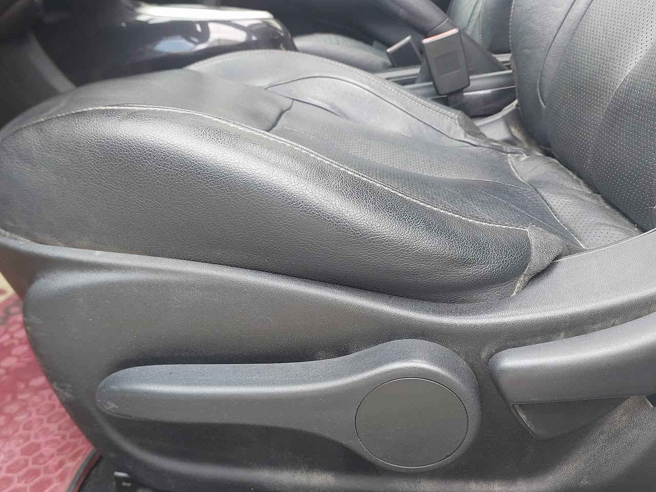 للبيع سيارة نيسان جوك ياباني موديل ٢٠١٨ خليجي فول مواصفات ١/١  كير و محرك شرط ما مفتوح و ما بي أي عيب سيارة جديدة ماشية ٨٥ الف حقيقي ٤ تايرات جديد حدادية جديد يعني ربع دينار مصرف مابي 
مواصفات 
بصمة أبواب و جنطة + بصمة تشغيل 
سقف بانوراما 
زراكات مال لايتات 
ويل كروم اسود بلادي رياضي 
لايتات لد + زينون + LED 
لد نهاري + لايتات AUTO 
كشنات جلد + كشنات جك + كشنات تدفئة 
تحكم ستيرن فول + تحديد سرعة 
شاشة + كامرات ٣٦٠ درجة + أوامر صوتية + شاشة اعطال + GPS 
تحديد مسار + نقطة عمياء 
شاشة لتحكم بالتبريد + نفس شاشة لتحكم ب أنظمة قيادة 
أنظمة قيادة ECO + SPORT + NORMAL 
تبريد لمس + تبريد AUTO 
مراية ترحيب + مراية شفط 
اشارة بالمراية + مراية اسود + مراية هيتر 
مراية كهرباء + ٤ جامات كهرباء
محرك ١.٦ بدون تيربو المرغوب 
و بعد مواصفات هواية مكان سيارة بغداد سعر ١٢٥ و بي مجال بسيط رقم موبايل *********** السيارة باسمي ثاني يوم تحويل
