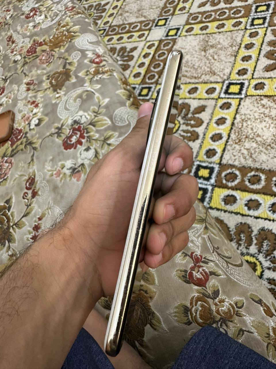 سلام عليكم
ريلمي 14 برو بلس 
الجهاز نضيف 
ذاكره 512
وكل ملحقاته موجوده
رقمي ***********
عنواني بغداد المعامل 
السعر 450 الف
