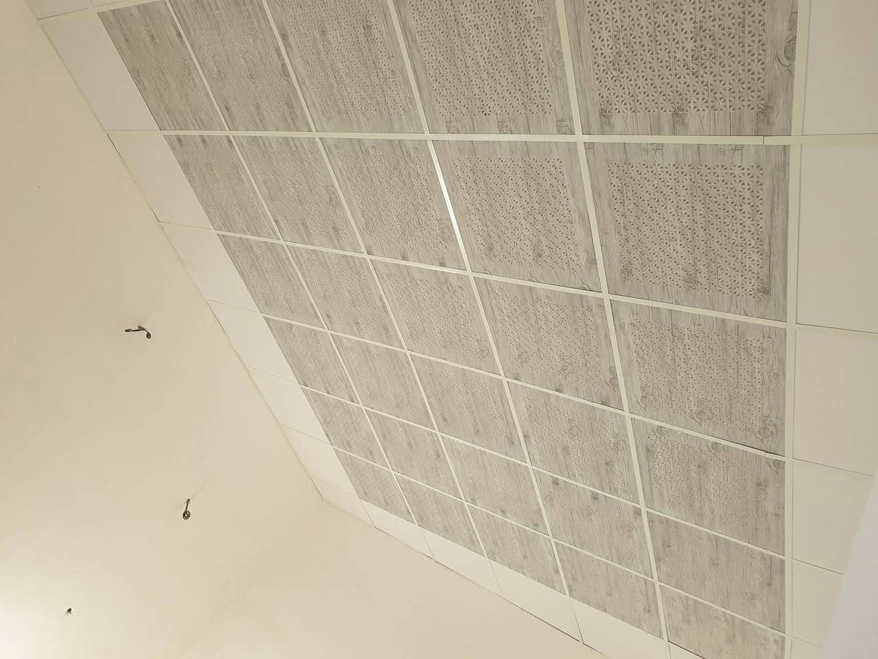 سلام عليكم
اللهم صل على محمد وآل محمد 
نعمل جميع أعمال الديكور 
الجبسنبورد 
سحب المعجون 
صبغ 
بديل رخام بديل خشب بديل شيبورد 
سقوف ثانويه 
عمل واجهات فوم وصبغ وسحب معجون خارجي 
وجميع الاعمال الداخلي والخارجي 

دقه وانجاز بالعمل واسعار مناسبه 
للاستفسار *********** بي واتساب
