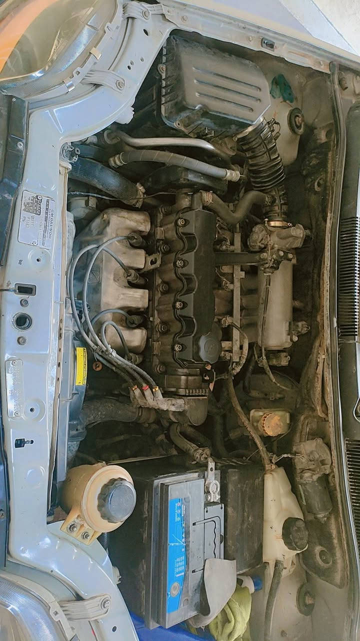 متاح افيو موديل 2006 بدون حادث فقط دواير دوسات مصلحات باب السايق بي صبغ والسقف بي تقحيل/***********
