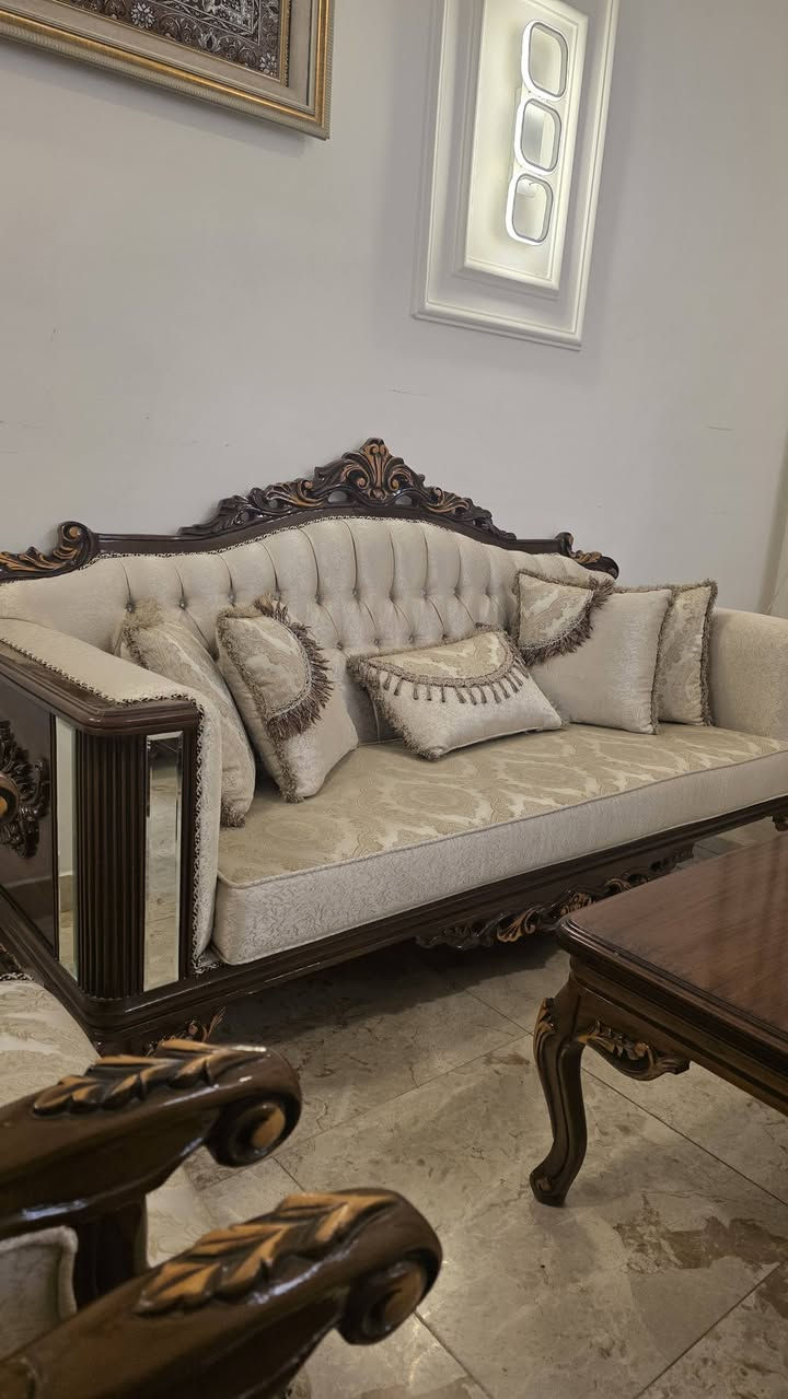 تخم تركي ملكي زان اخو الجديد ١٠ مقعد وطبله وسط مليون ونص قفله قفل 🔐 
***********
