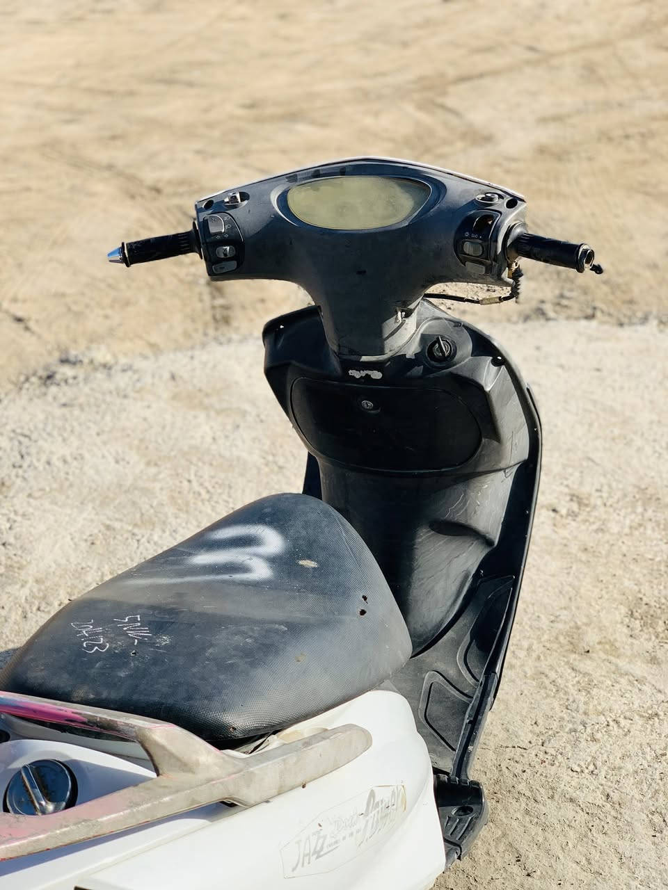 السلام عليكم دراجه جانت شغاله وتركته 4اشهر 
للبيع قيم وخذ بل يرضي الله مكاني حله  
للاستفسار ***********
