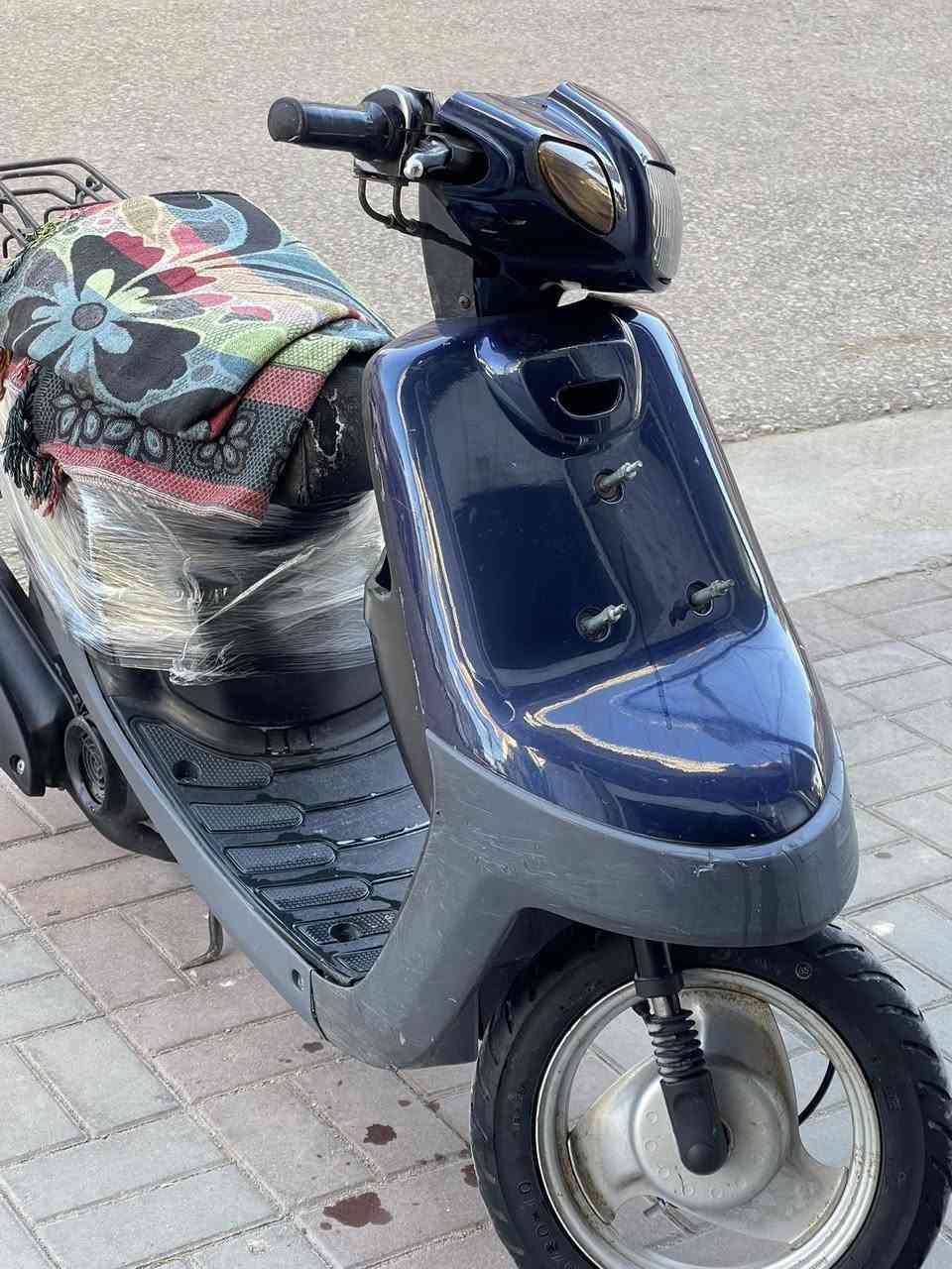 السلام عليكم دراجه بطه للبيع 2003 دراجه حلوه ونضيفه كل نقص مابيه كامله كلشي شغال سلف كهربايات كله شغاله دراجه مفتوحه مره وحده قفل جنطه قفل سكان قفل اكسن كله شغال مكاني كربلاء ***********السعر 250 وبيه مجال
