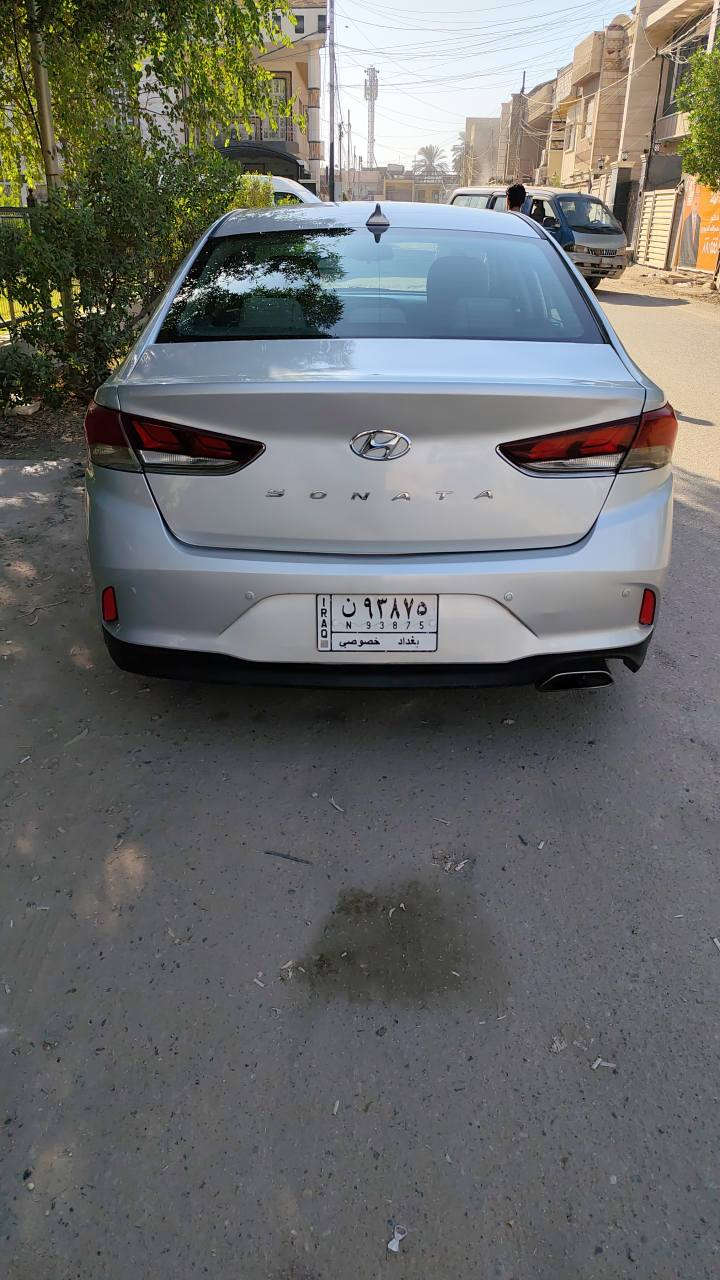 رقم بغداد
فول عدا الفتحة
ماشية حوالي٩٠ الف 
مصبوغة حزام وعندي فديو الها قبل الصبغ مباشرتا السيارة كاملة من كلشي بعقوبة, ديالى


**إذا كنت صاحب هذا الإعلان وتريد حذفه لأي سبب، رجاءا أرسل رسالة إلى الدعم الفني**