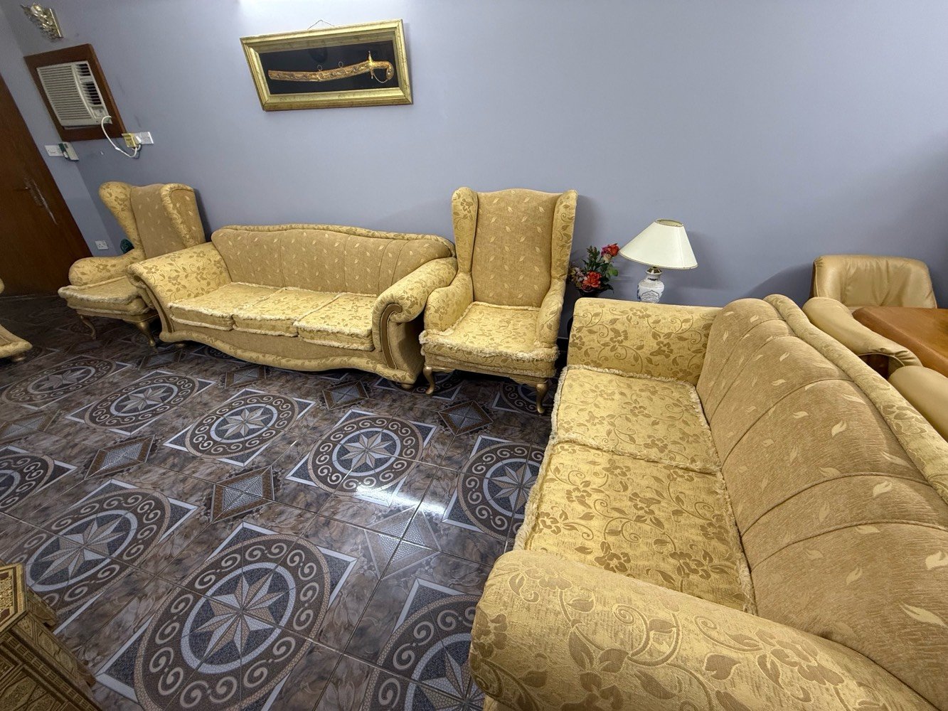 تخم 9 مقاعد جديد استخدام قليل مكاني بغداد العامرية