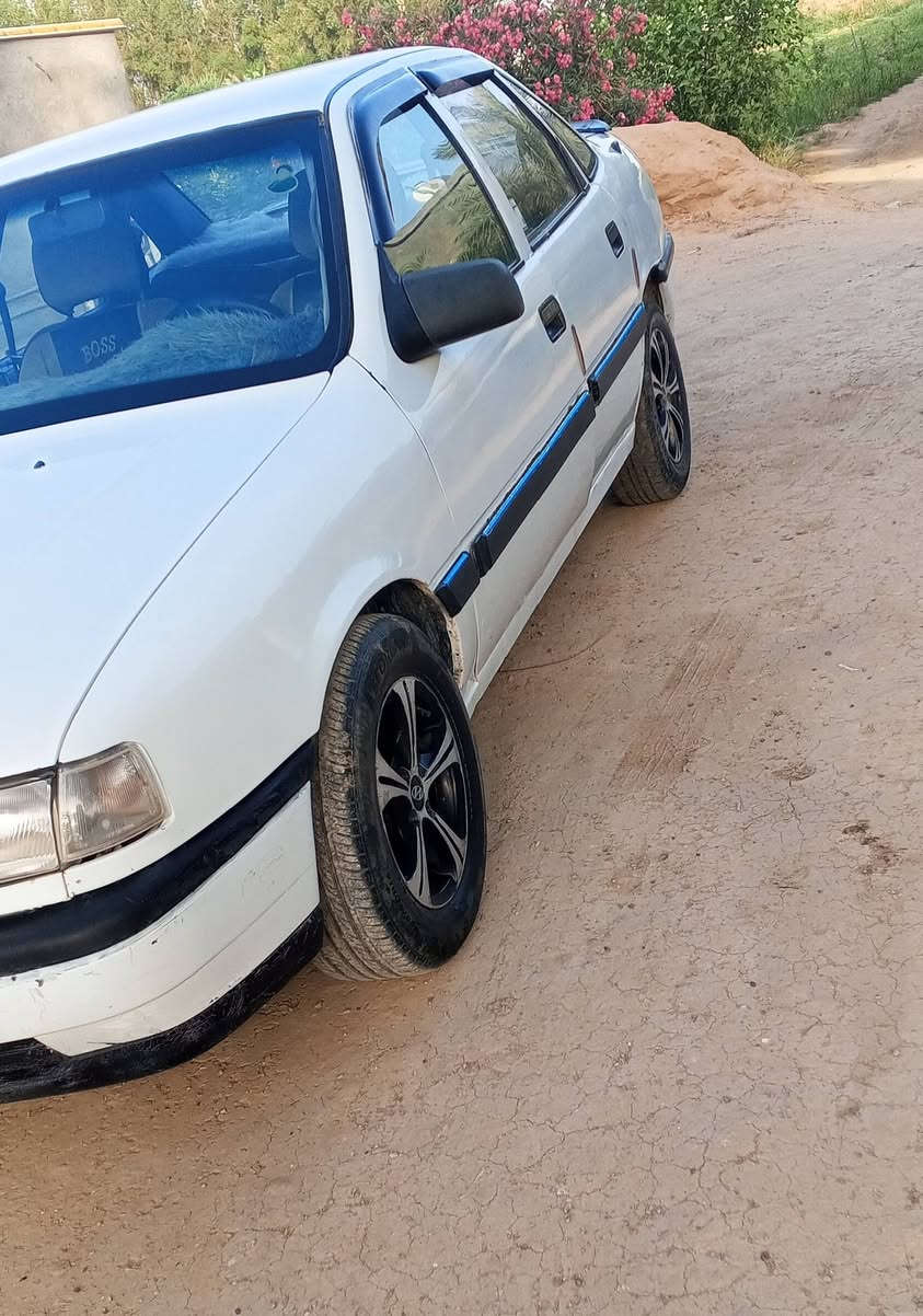 للبيع اوبل فكترا موديل 89
مكينه 1600 رقم انكليزي سنويه لل 28 نجف امداور ثاني يوم السعر 30 ورقه وبيهه مجال المكان بابل الكفل 

رقم الموبايل 

***********
