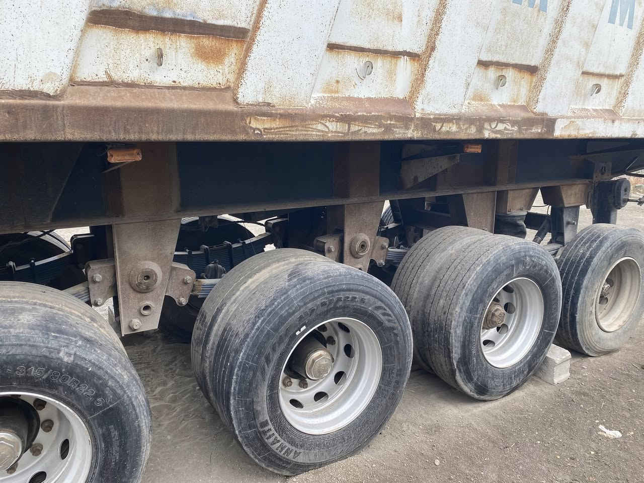 عربانة حدادية النوري شريط اربع محاور جاهزة للعمل تخم تاير نص عمر جك كبير مكفوله للبيع او مرواس بيكم  ذرعه 31 متر
170 ورقة 💲 
*********** بابل مسيب
