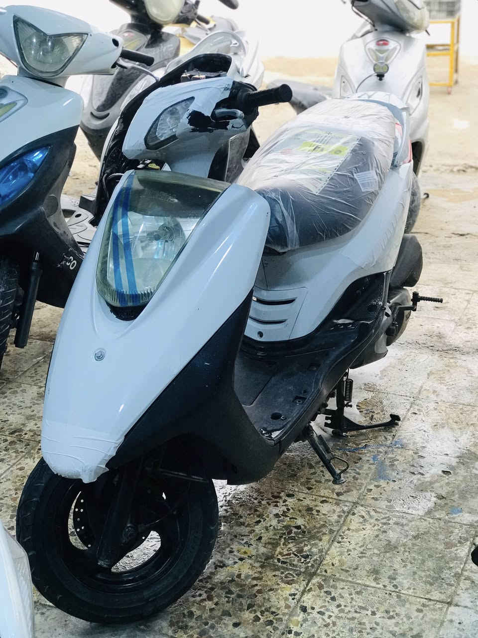 سلام عليكم
بريس فحل دسك 
مبدل لاستيك ولف فقط دراجه خير من الله نص نكره
كل غراضه بلاديه سعر 550وبيه مجال 
***********
