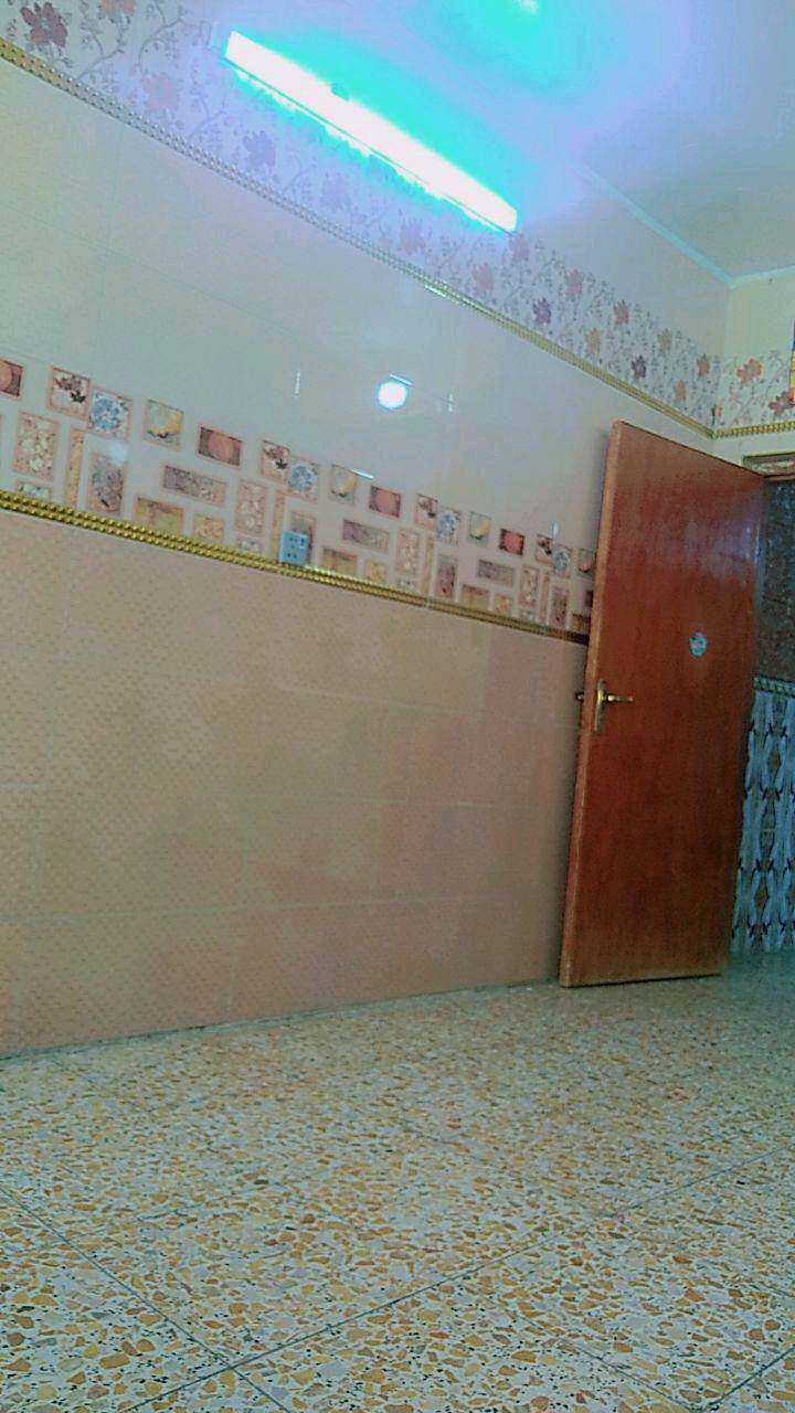 البيع بيت زراعي عليها معامله طابو العدد الغرف 2يوجد خراج كبير 