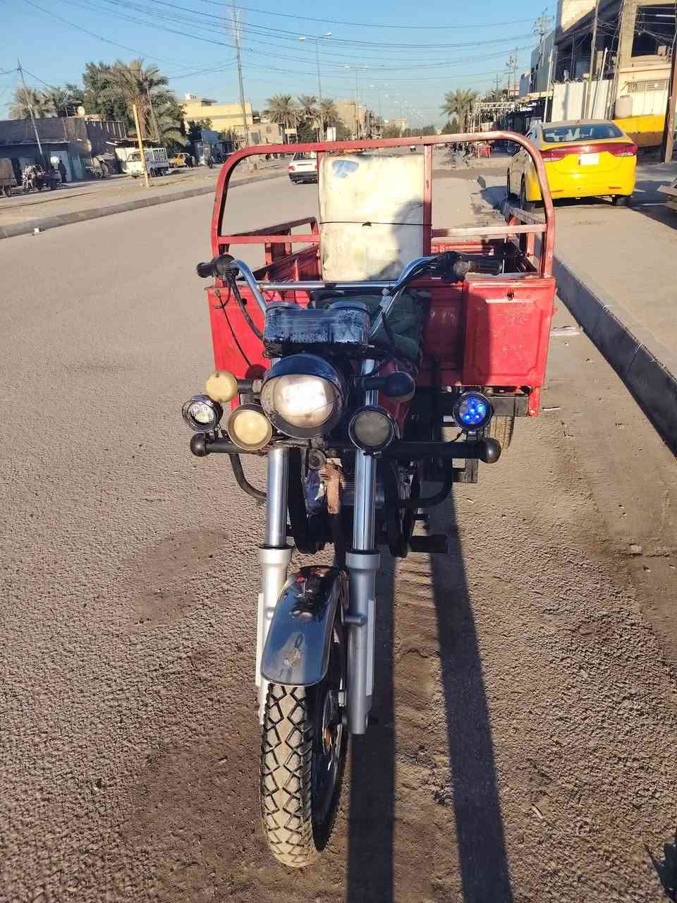 السلام عليكم ستوته للبيع مديل 2014 ارواق اصوالي ستوته تعمير جديد مكينه 18 مكينه وركبه مكفول  دبلات امامي جدد تايرات خلفي وامامي جدد سلف شغال كهربئيات شغاله نقص بس هورن فقط ستوته خير من الله السعر مليون ومية 100000/100وبيهة مجال قليل حك الجية ***********/////***********
