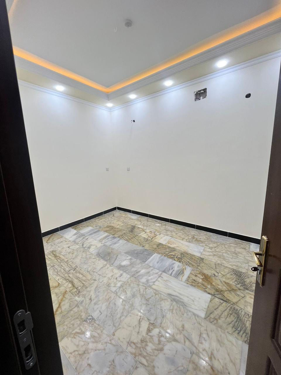 للايجار في السيديه

بيت 90 م  ركن درجه اولى مودرن مدخلين 

يحتوي ع 4 غرف نوم وصاله ومطبخ وخدمات عدد2

شارع 20 م +رصيف 5 م 

الموقع الضباط 

يصلح سكني او تجاري اي نشاط تجاري

للاستفسار اكثر الاتصال على الارقام التاليه ؛.

***********
***********

او زياره موقع الشركة 📍
السيدية الضباط مجاور افران الزيتون 2 
#شركه_الاعمار_الهندسي_للاستثمار_والتطوير_العقاري.
