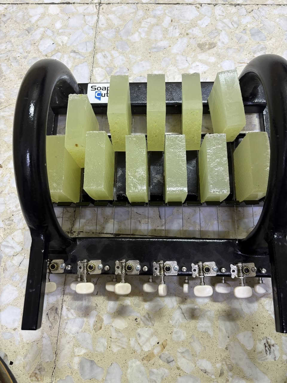 قاطعة صابون بروفشنال مستعملة
السعر 150 دولار 
بغداد ويوجد توصيل مجاناً الى جميع المحافظات


**إذا كنت صاحب هذا الإعلان وتريد حذفه لأي سبب، رجاءا أرسل رسالة إلى الدعم الفني**