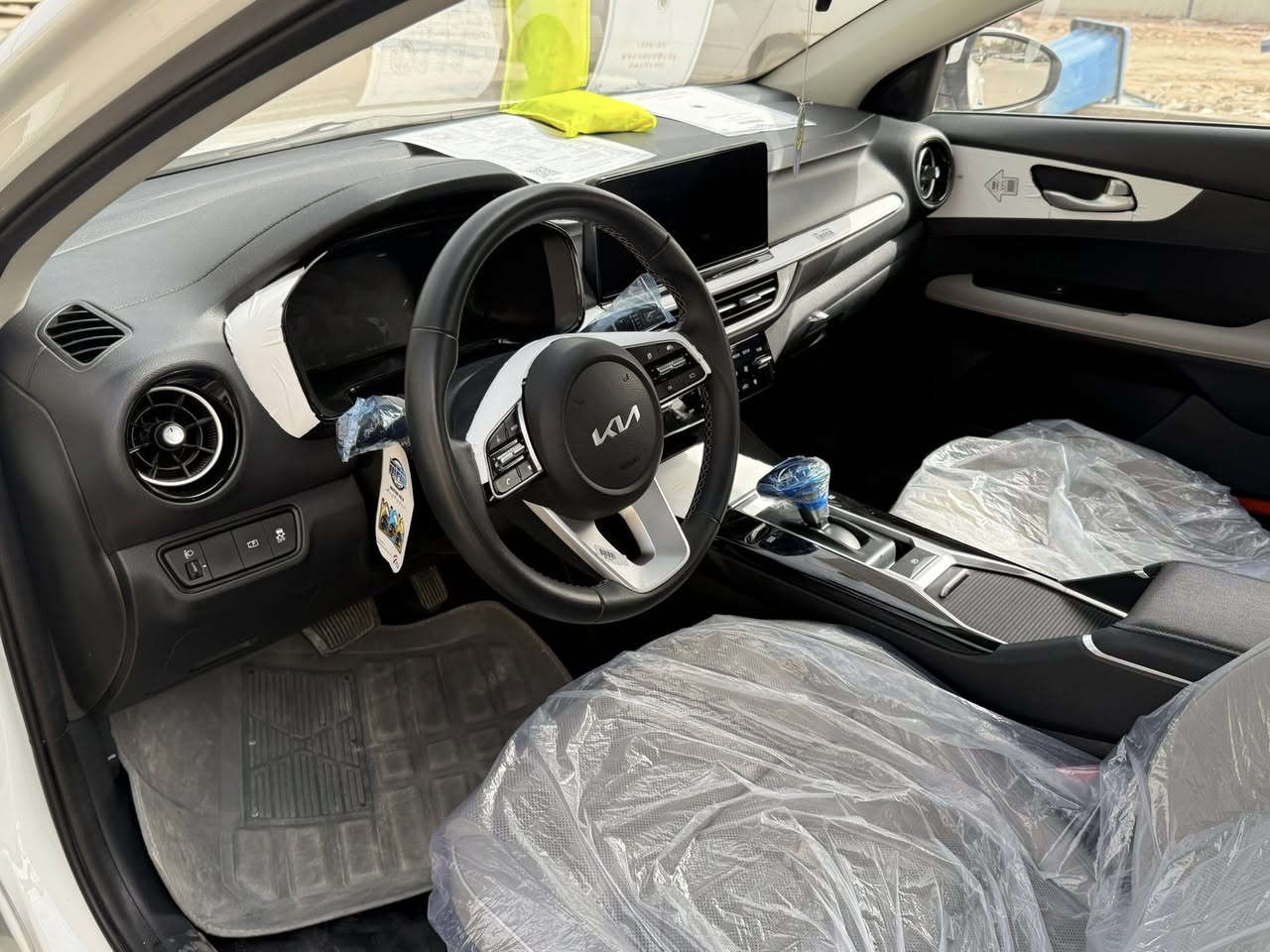 توكلنا على الله 🤲
الســلام عليــكم 
ـ K3 رقم شمالي  2022 انـگليزي
فول مواصفات 
ـ أمتـياز الصـين ـ كفــالة عامــة
ـ محـرك DOH دبل نـوزل ـ1500تيـربو 
ـ إشـارة ترحـيب ـ بصمة تشغيـل وابـواب ـ إشـارة مـري جانبيـة ـ الـمري شـفط ‎ـ كاميـرا متحركـة مع تحـكم بالكاميـرا
ـ شـاشة كـبيرة ـ شـاشـة تبريـد منفصلة
ـ عـداد سرعـة ديـجـتل ـ ايـربـاك 6 
ـ مقـاعد جـلد ـ فتـحة سقف سلايـت
ـ لايـت 3 عدسـات ـ حـاجـب led 
ـ بـك لايـت متـصل led 
ـ تحـكم  ستيرن فـول جـهتين 
ـ سـايد بـريك كـهـربائي ذكـي‎
ـ نظـام ـ اوتـو ـ هولـد ـ مـانع انـزلاق 
ـ نظـام قيـادة مـتعدد 4
 ـ سبـورت ـ ايكو ـ كـومفرت ـ سمـارت
ـ گـير طـيارة شـاشـة ــ إنـارة led
ـ ويـل كب كروم 16 ـ حساس4 ABS
ـ حساس TPMS ضغـط الاطـارات 
ـ مـنافذ شـحن Wireless عدد 3
ـ عـداد الـكيلـو مـتر 22
مكاني النجف الأشرف  
الاستفسار ***********
