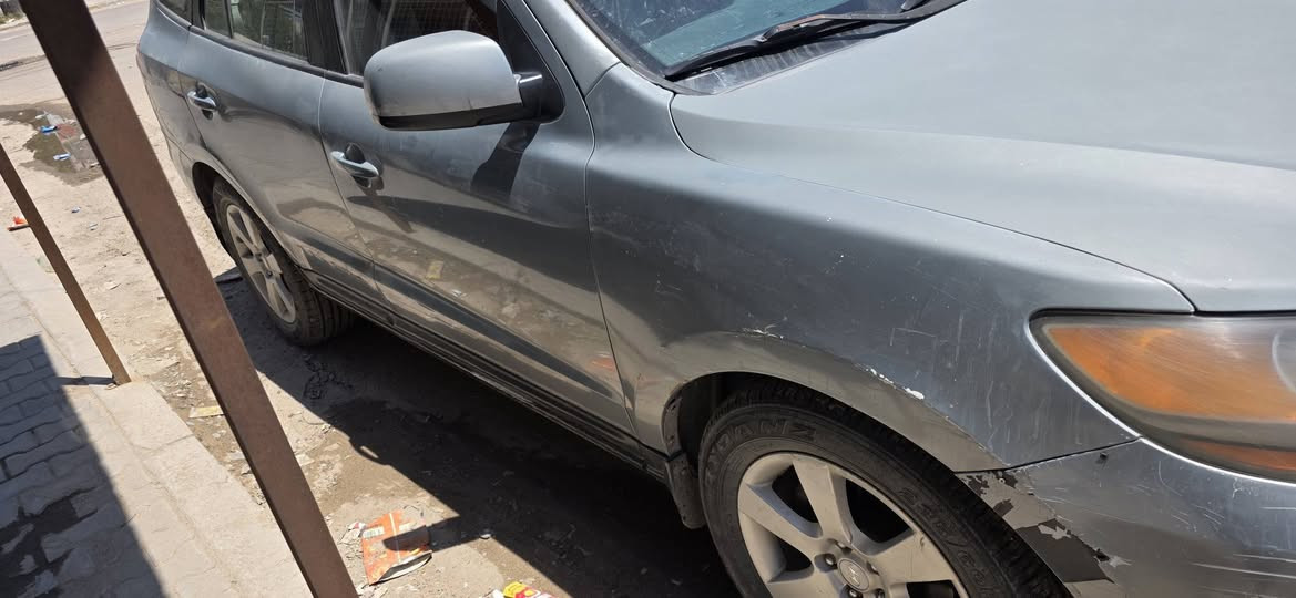 سنتافيا ٢٠٠٧  امريكي،
محرك /٣٣٠٠ 
رقم بغداد 
جافيه ع جهة السايق في العراق 
حادثه في أمريكا الدعاميه 
سياره خير من الله 

مكاني المحموديه 
اريد مراوس ب كيا صول 

للتواصل /***********

