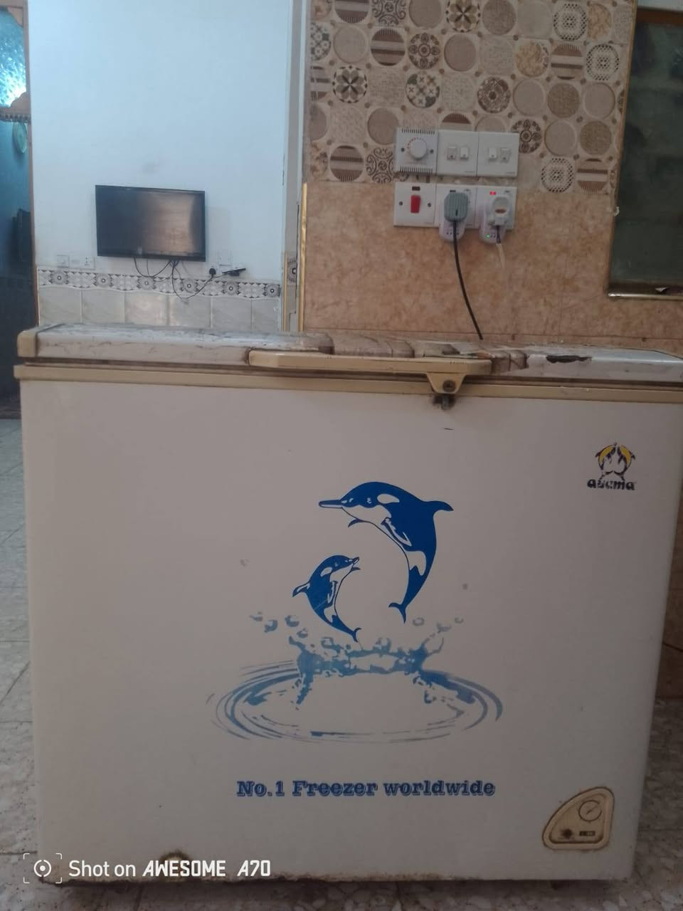 ثلاجه للبيع كونكورد ومجمده للبيع الغرض لأن جبت غيرهن ثنينهم ١٥٠ وبيها مجال بغداد قرب منطقة الشعب*********** رقمي
