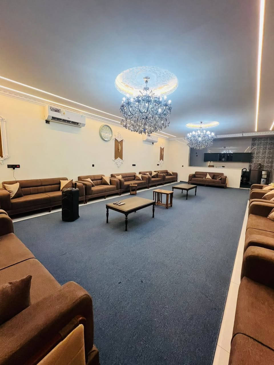 الشاليه مو بس مكان، هو ملاذ يبعدك عن تعب الحياة ويقربك للراحة الحقيقية
اهلاً وسهلاً بكم في مزرعت روتانا• بنظام فندقي( للايجار اليومي والشفتات )
الموقع 📍 الدورة _البوعيثه

🔴غرف نوم مريحة بتصميم أنيق
 🔴مسبح خاص يضيف لمسة فخامة
 🔴جلسات خارجية مثالية للسهرات
الحجز ولاستفسار 📲  ، واتساب ***********
