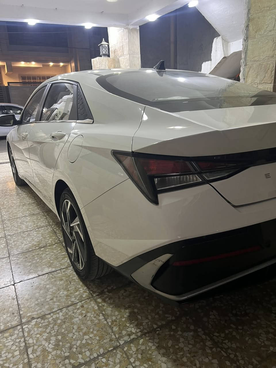 سلام عليكم هونداي النترا  صيني موديل 2024 فول مواصفات بدون صبغ بدون بارد رقمها سليمانيه مكان السياره بغداد السعر 137 وبيها مجال بسيط (***********)
