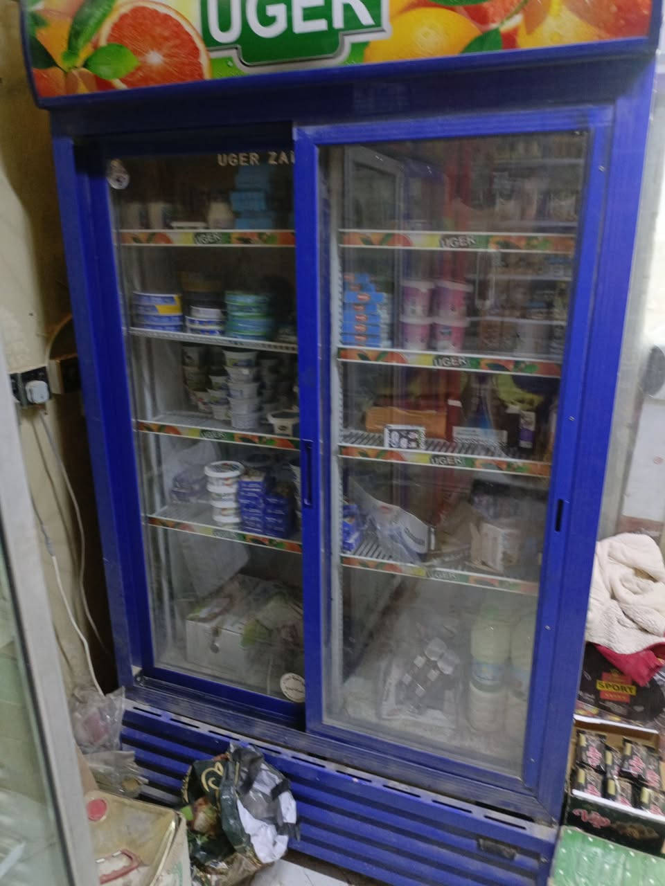 السلام عليكم براد بابين نظيف شوفت عينك حاط بي اجبان والبان ماخذه ب750 قبل 8اشهر بس مكان صغير وضايق المحل رايده ب550 وتجي تشوفه وتشوف تبريده 
***********
العنوان الشطره حي المعلمين
